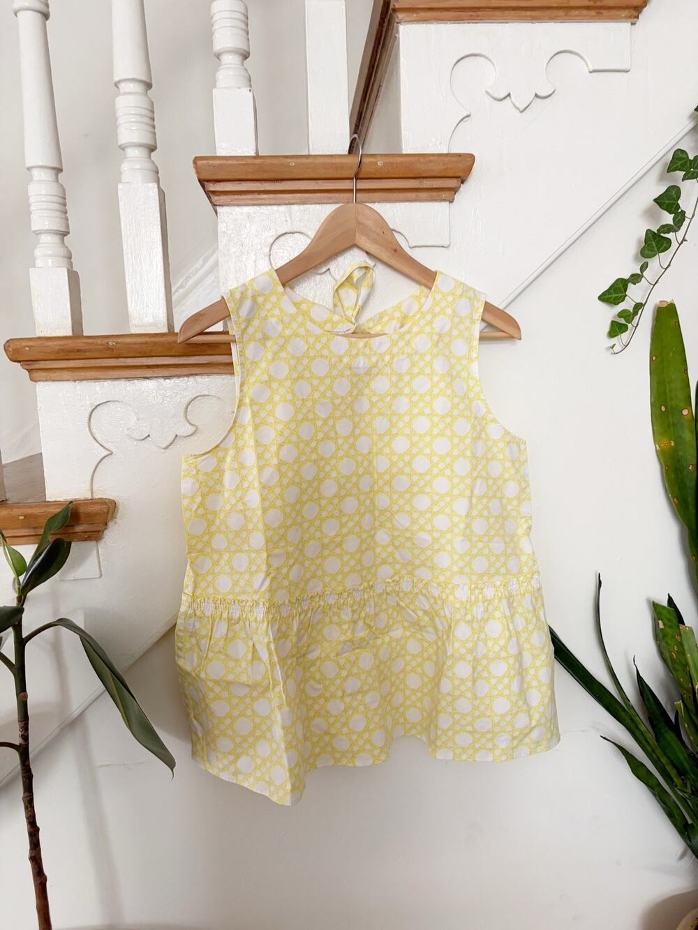 Women's Yellow White Geometric Print Sleeveless top Made in Italy Size L